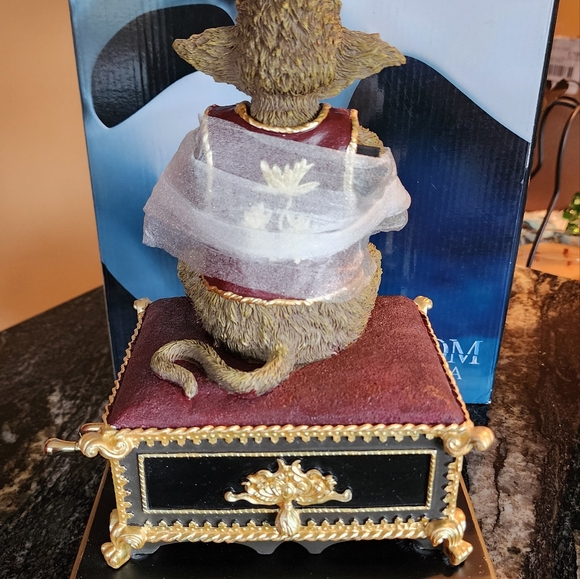 Phantom of the Opera Phantom Monkey with Hand Crank Music Box - Picture 3 of 6